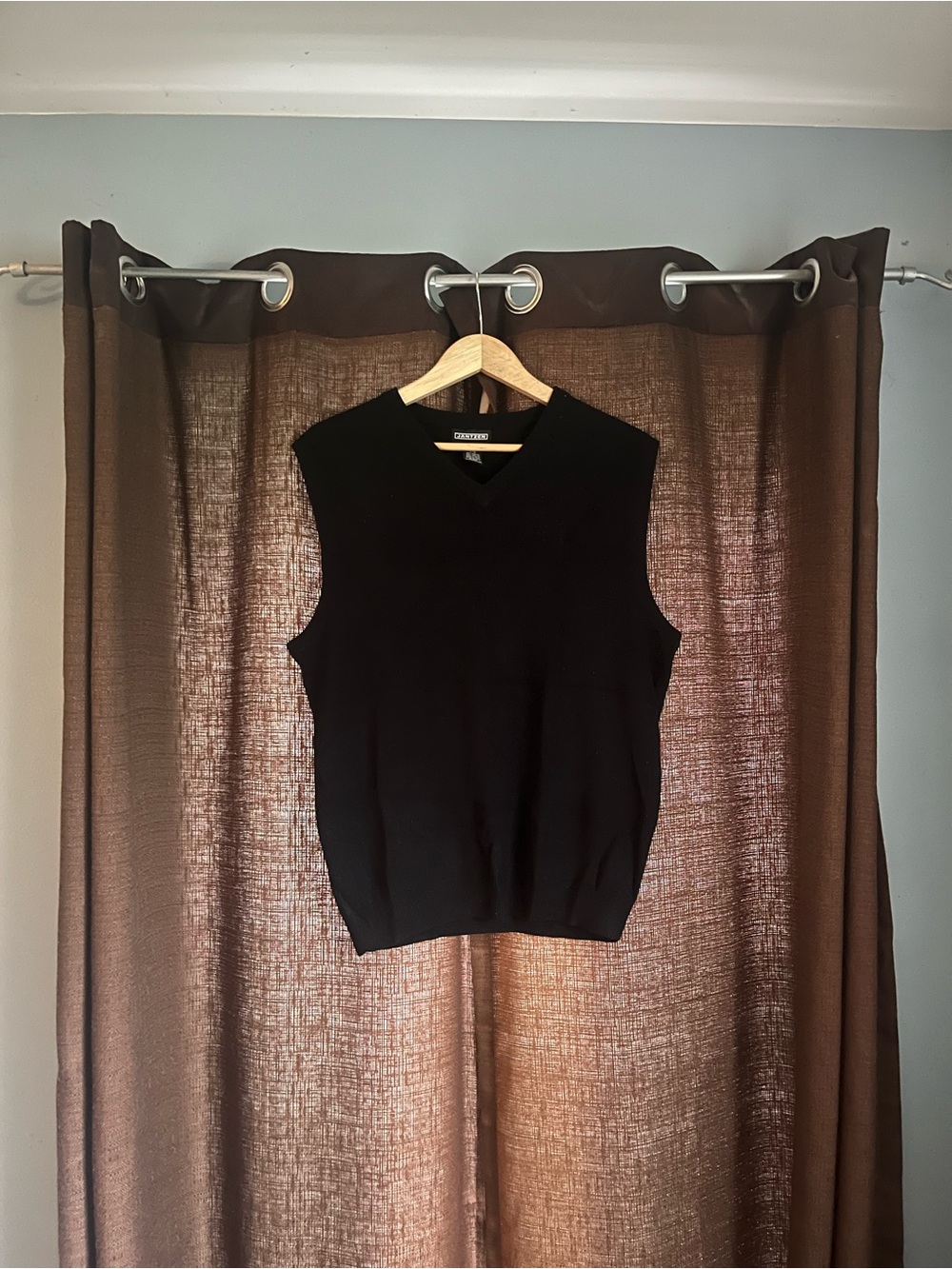 Jantzen Black Ribbed V-Neck Sweater Vest